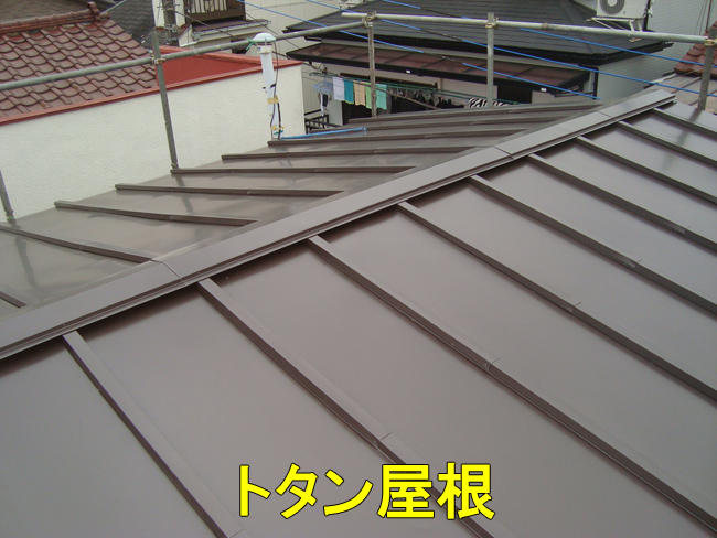 ガルバリウム鋼板の屋根