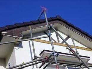 41破風板:金属修理中