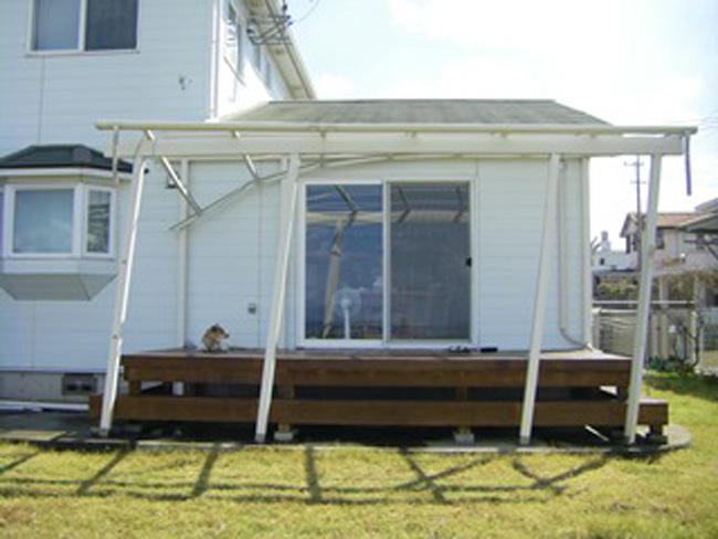 ウッドデッキ屋根:台風被害